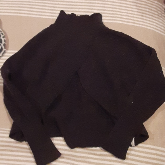 One Teaspoon Turtleneck Sweater - Picture 4 of 4